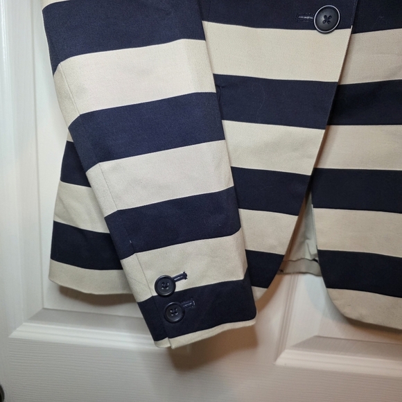 Banana Republic Factory Padded Striped Blazer - size 6 - Picture 4 of 10